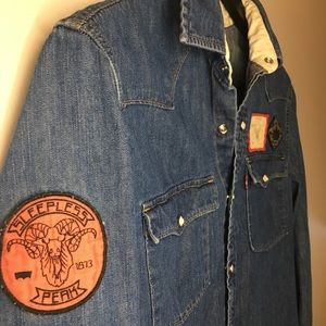 Levi’s women’s Western style shirt